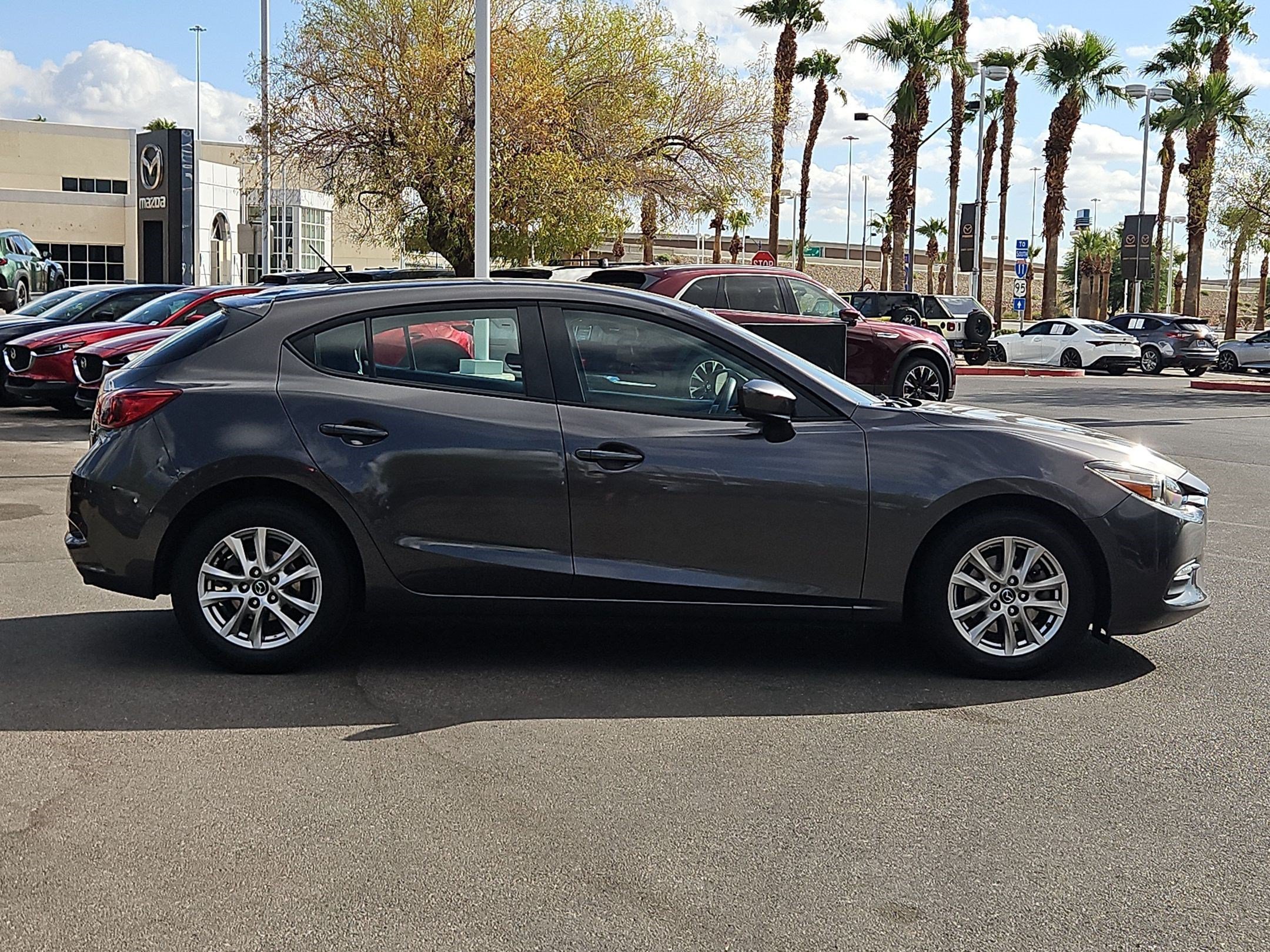 Used 2017 MAZDA MAZDA3 Sport FWD image 6