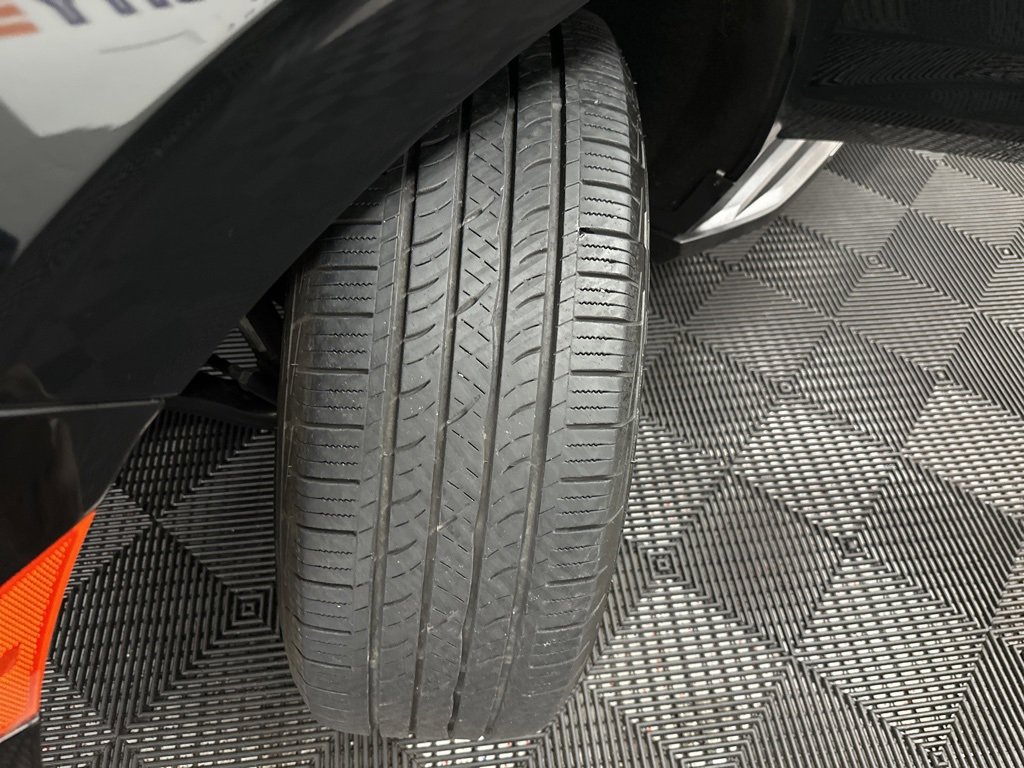 Used 2024 Chevrolet Suburban LT image 40