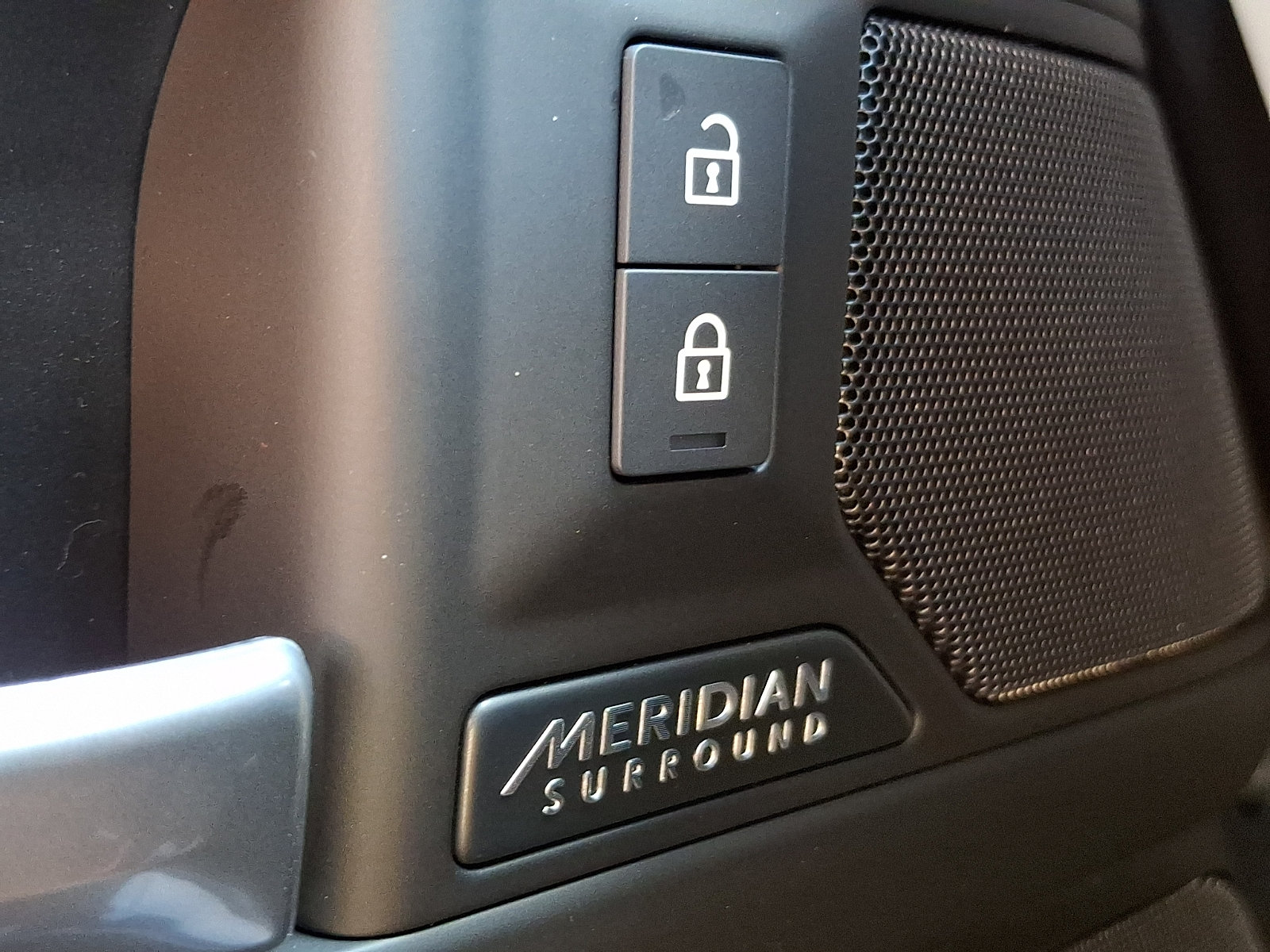 New 2026 Land Rover Defender 110 X-Dynamic SE AWD/4WD image 20