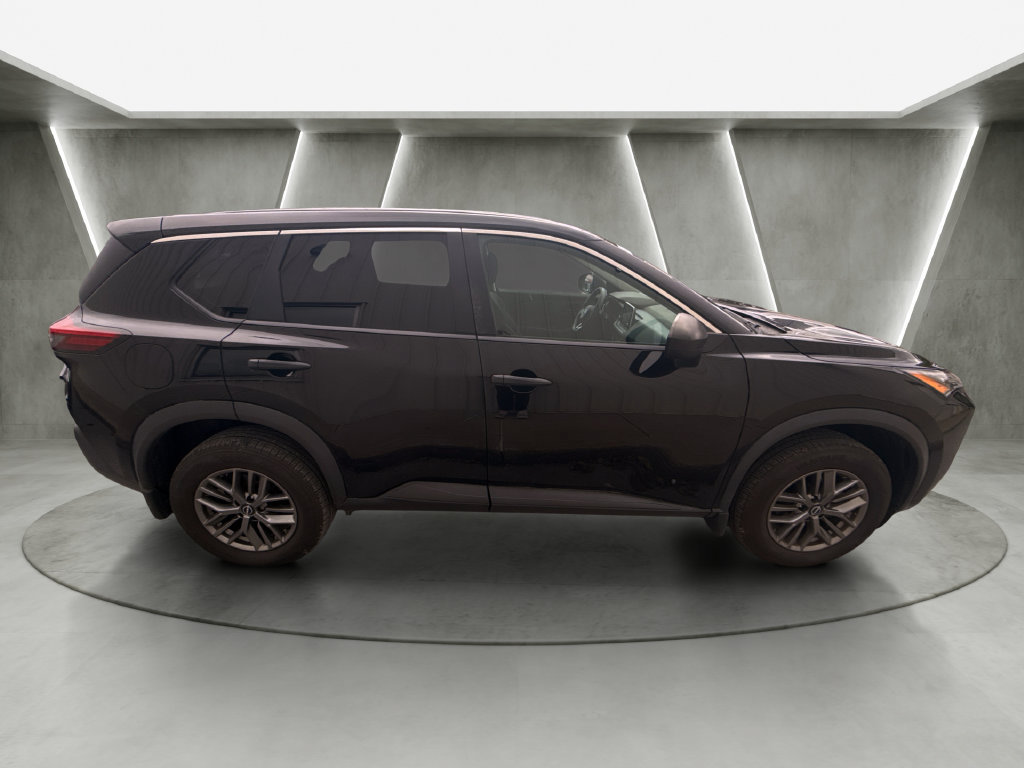 Used 2023 Nissan Rogue S AWD/4WD image 2