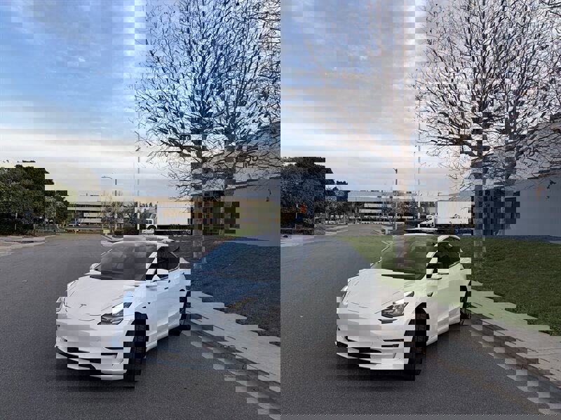 Used 2018 Tesla Model 3 Long Range image 32