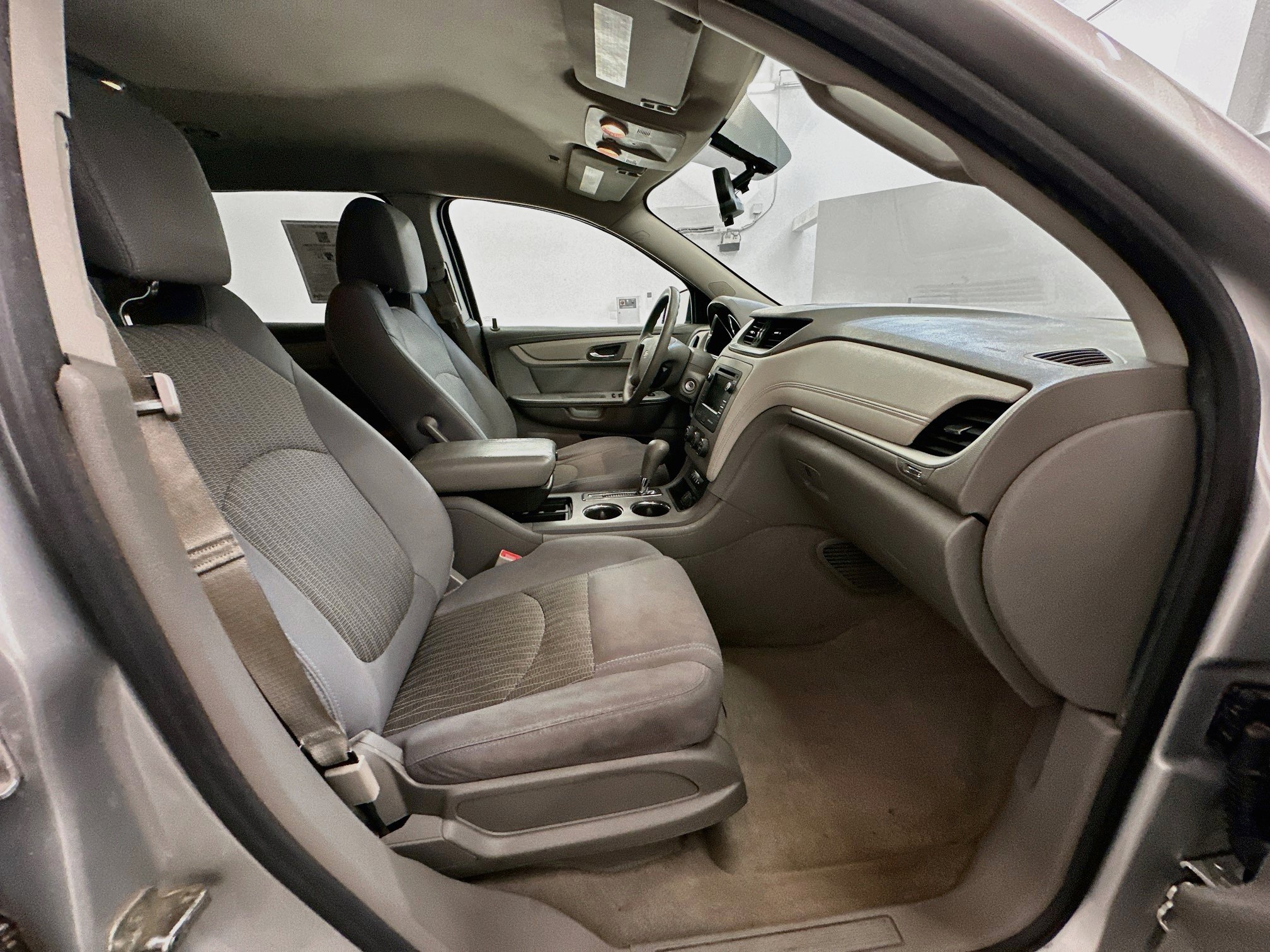 Used 2015 Chevrolet Traverse LS FWD image 32