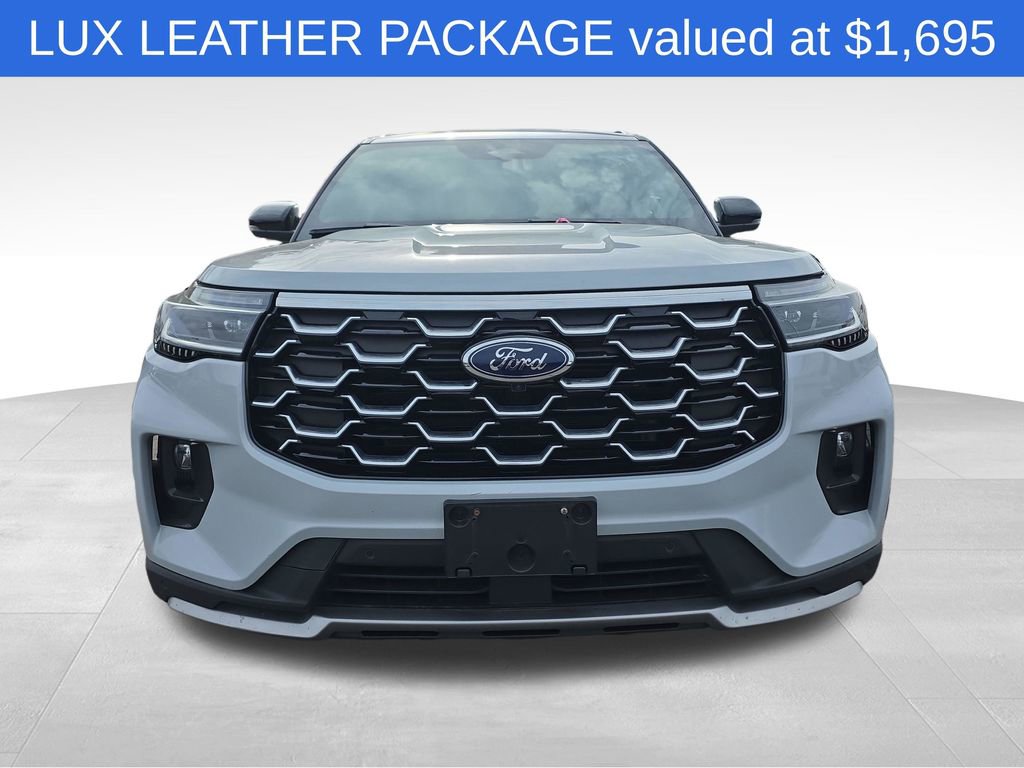 Used 2025 Ford Explorer Platinum w/ LUX Leather Package AWD/4WD image 3