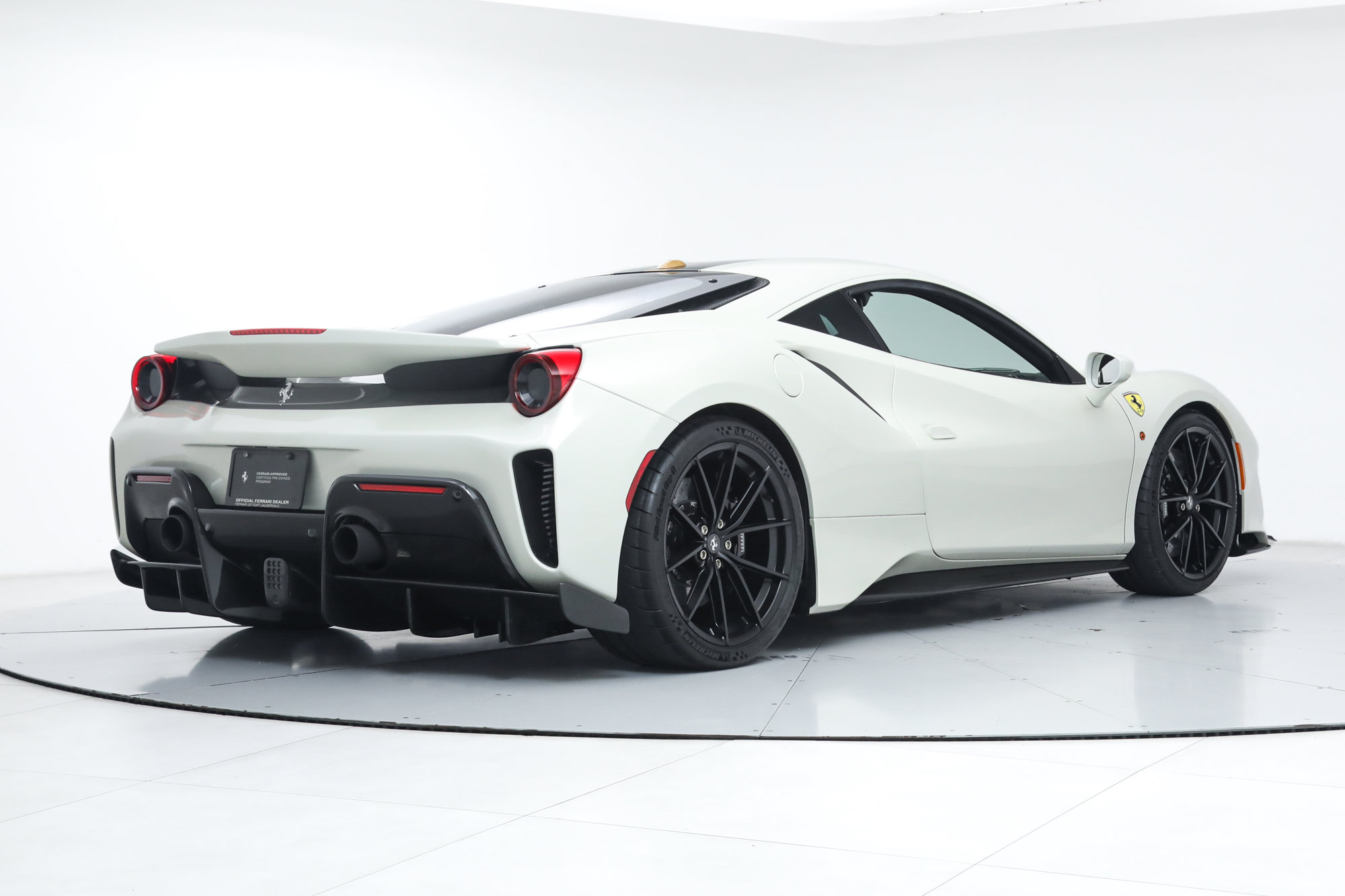 Certified 2020 Ferrari 488 Pista Coupe RWD image 3