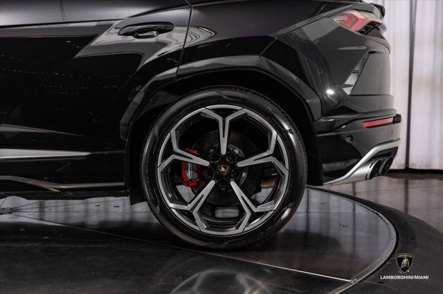 Used 2021 Lamborghini Urus AWD/4WD image 9