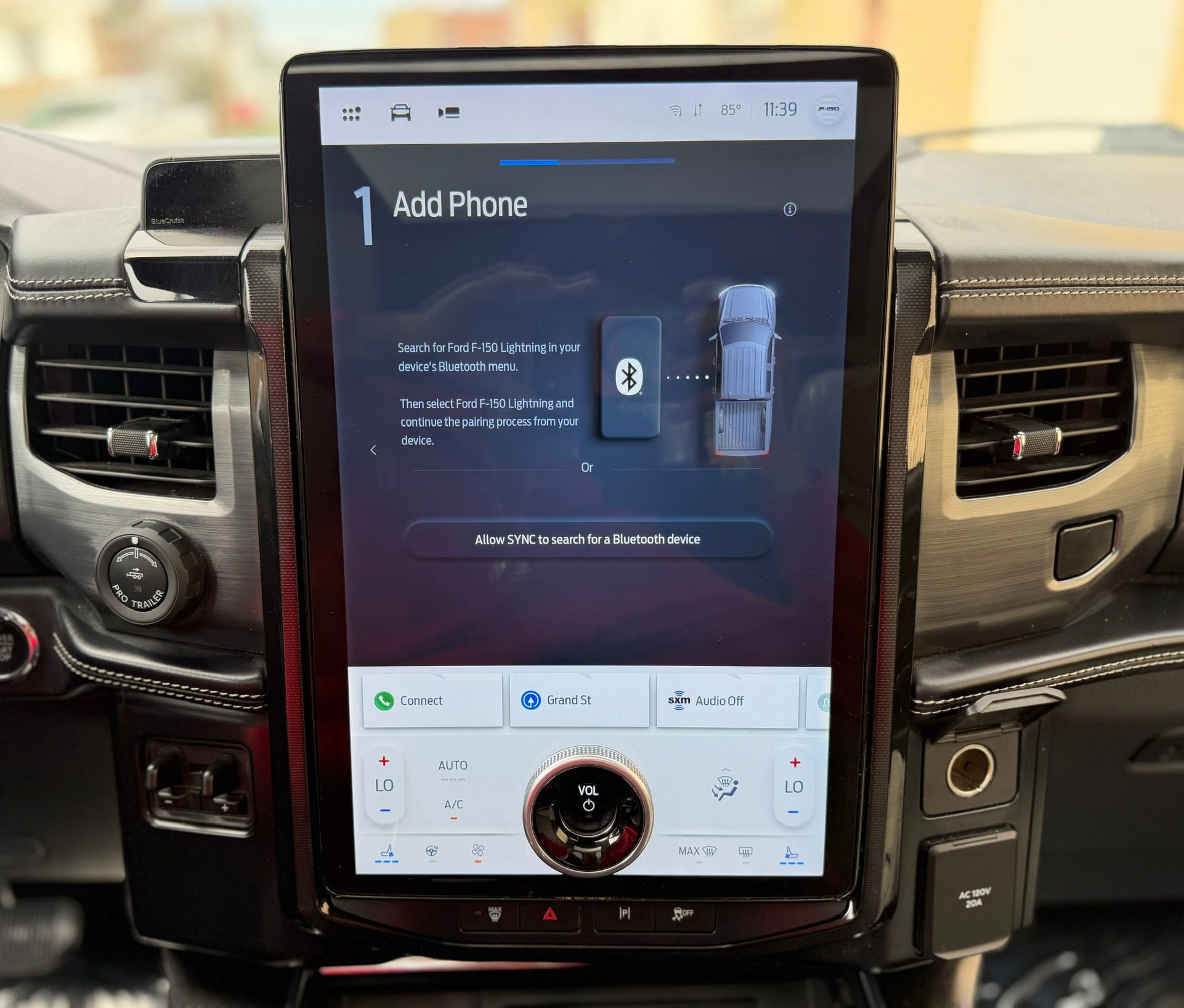 Used 2023 Ford F150 Lightning Platinum AWD/4WD image 38