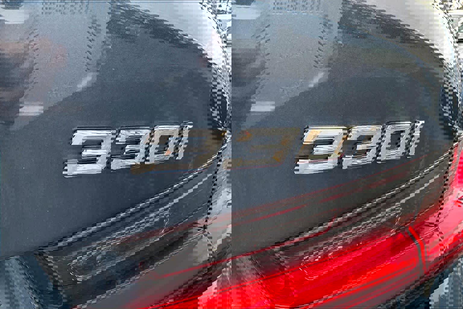 Certified 2025 BMW 330i Sedan image 30