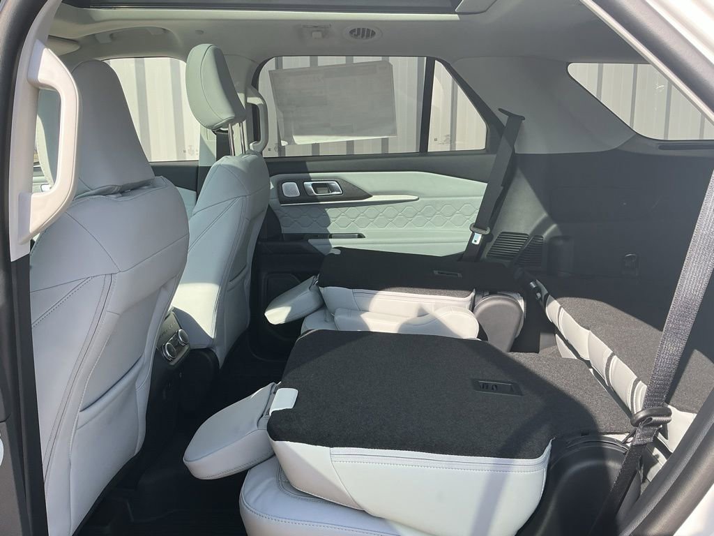 New 2026 Ford Explorer Platinum w/ LUX Leather Package AWD/4WD image 22