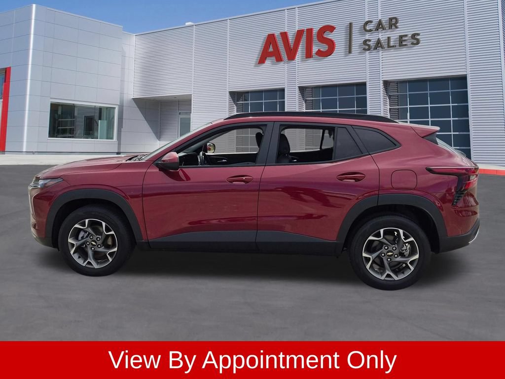 Used 2025 Chevrolet Trax LT w/ LT Convenience Package FWD image 10