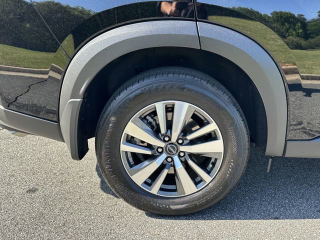 Certified 2025 Nissan Pathfinder SL w/ Black Appearance Package image 18