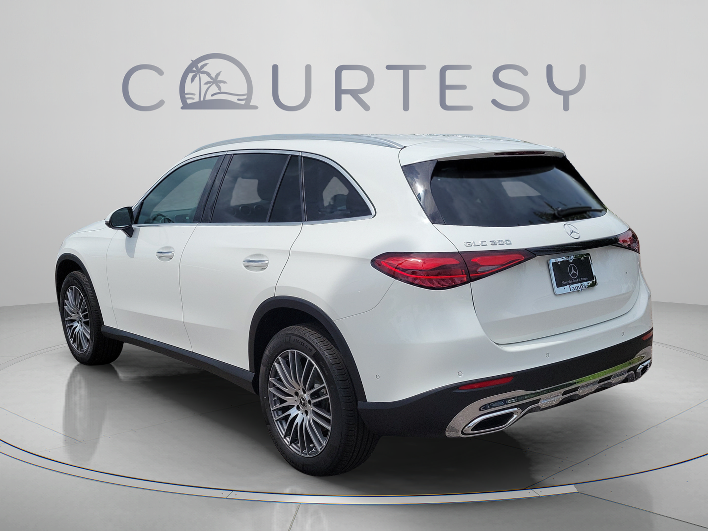 Certified 2026 Mercedes-Benz GLC 300 image 2