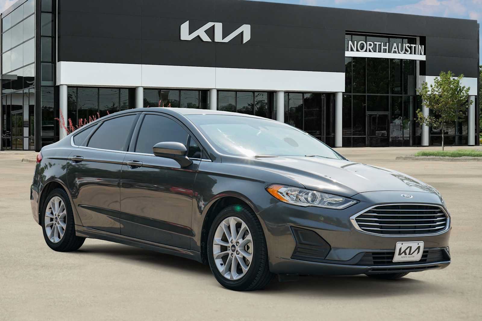Used 2020 Ford Fusion SE FWD image 7