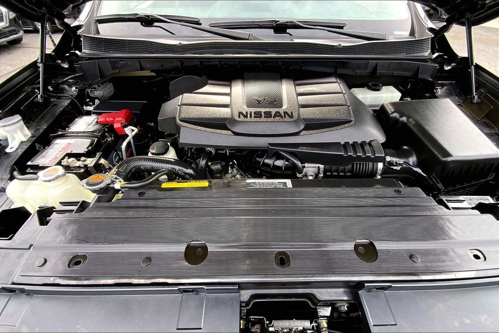 Used 2021 Nissan Titan SL w/ Moonroof Package image 21