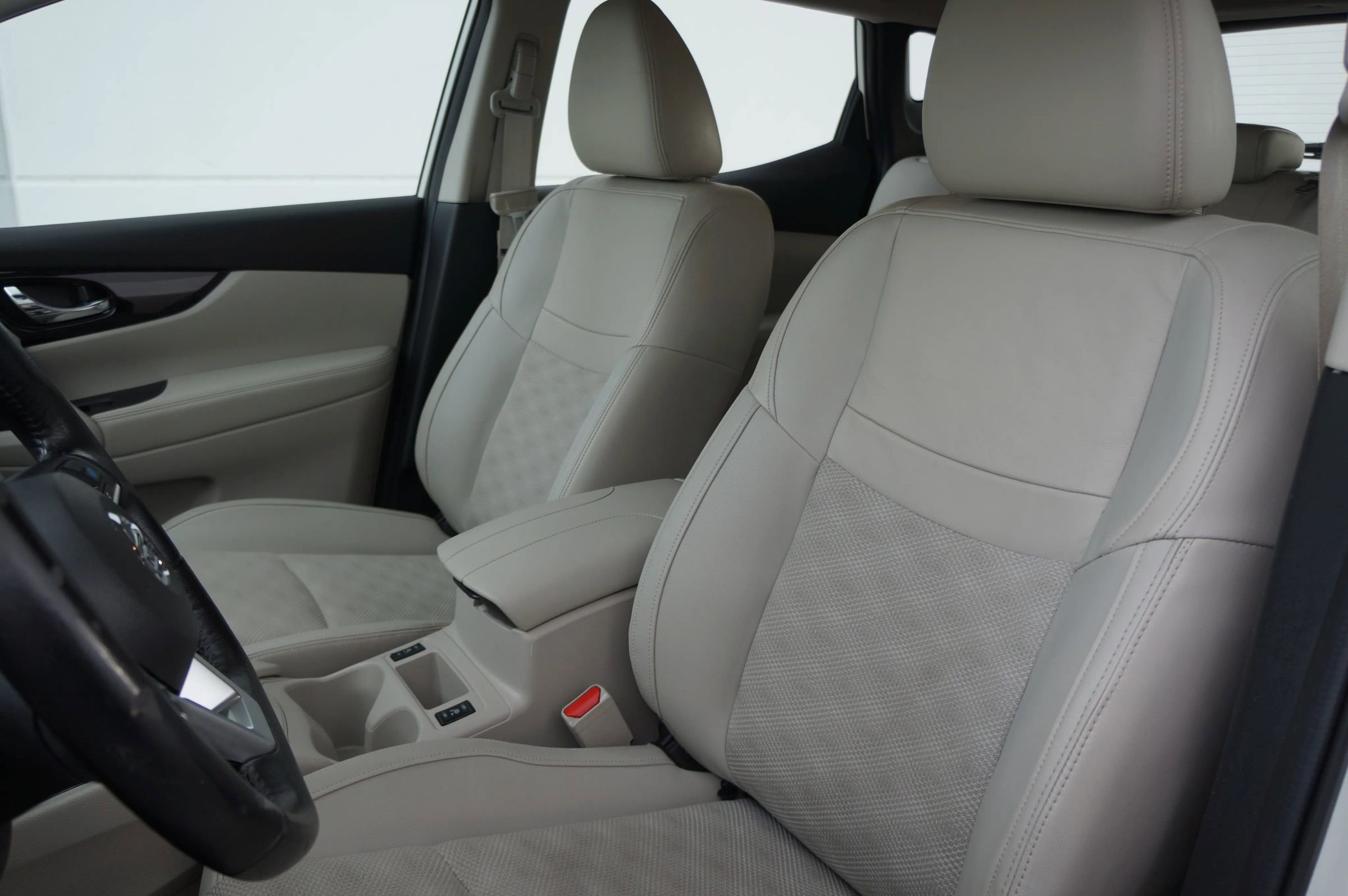 Used 2022 Nissan Rogue Sport SV w/ Technology Package image 28