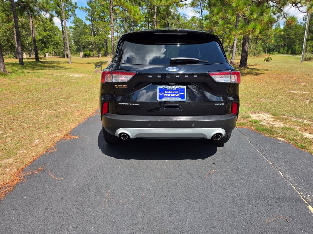 Used 2021 Ford Escape Titanium AWD/4WD image 4
