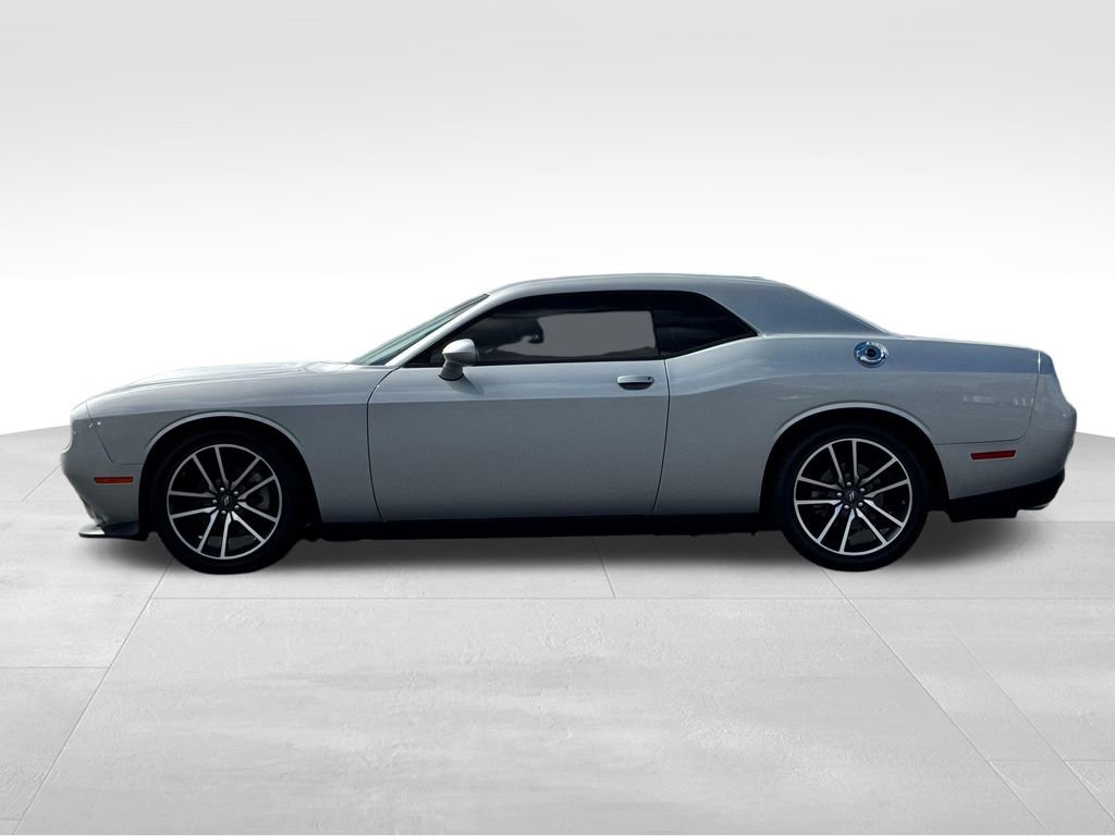 Used 2023 Dodge Challenger R/T RWD image 4