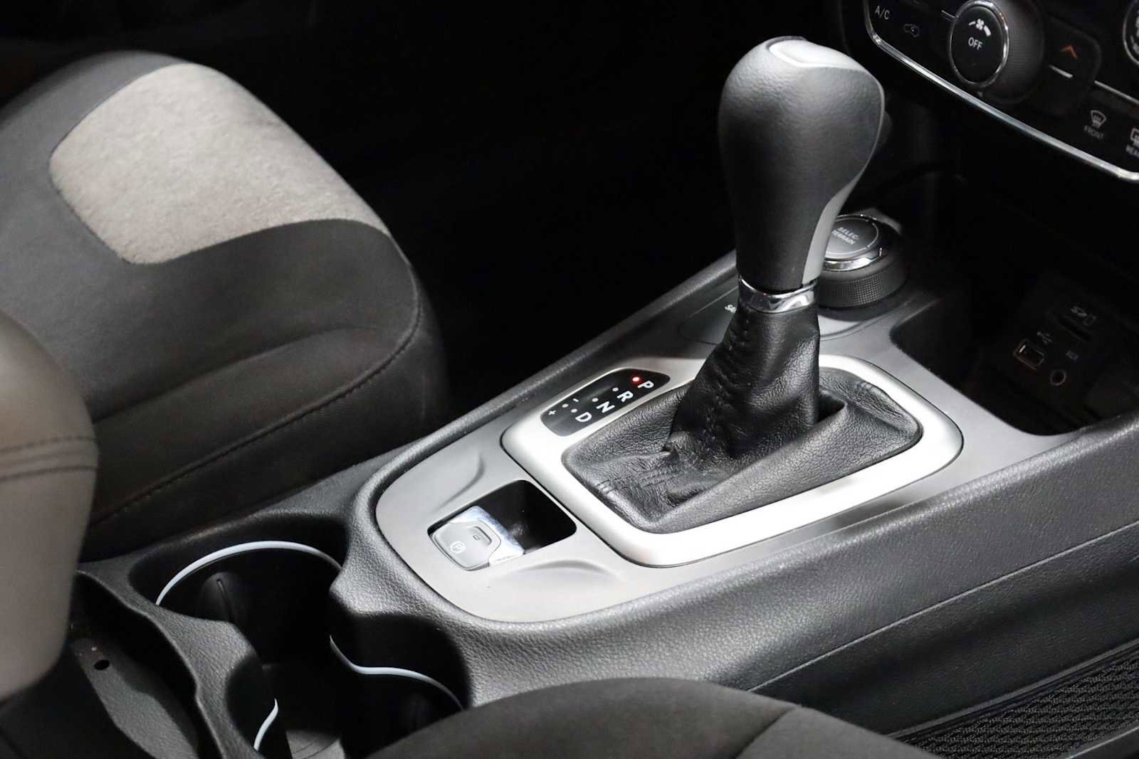 Used 2014 Jeep Cherokee Latitude image 18