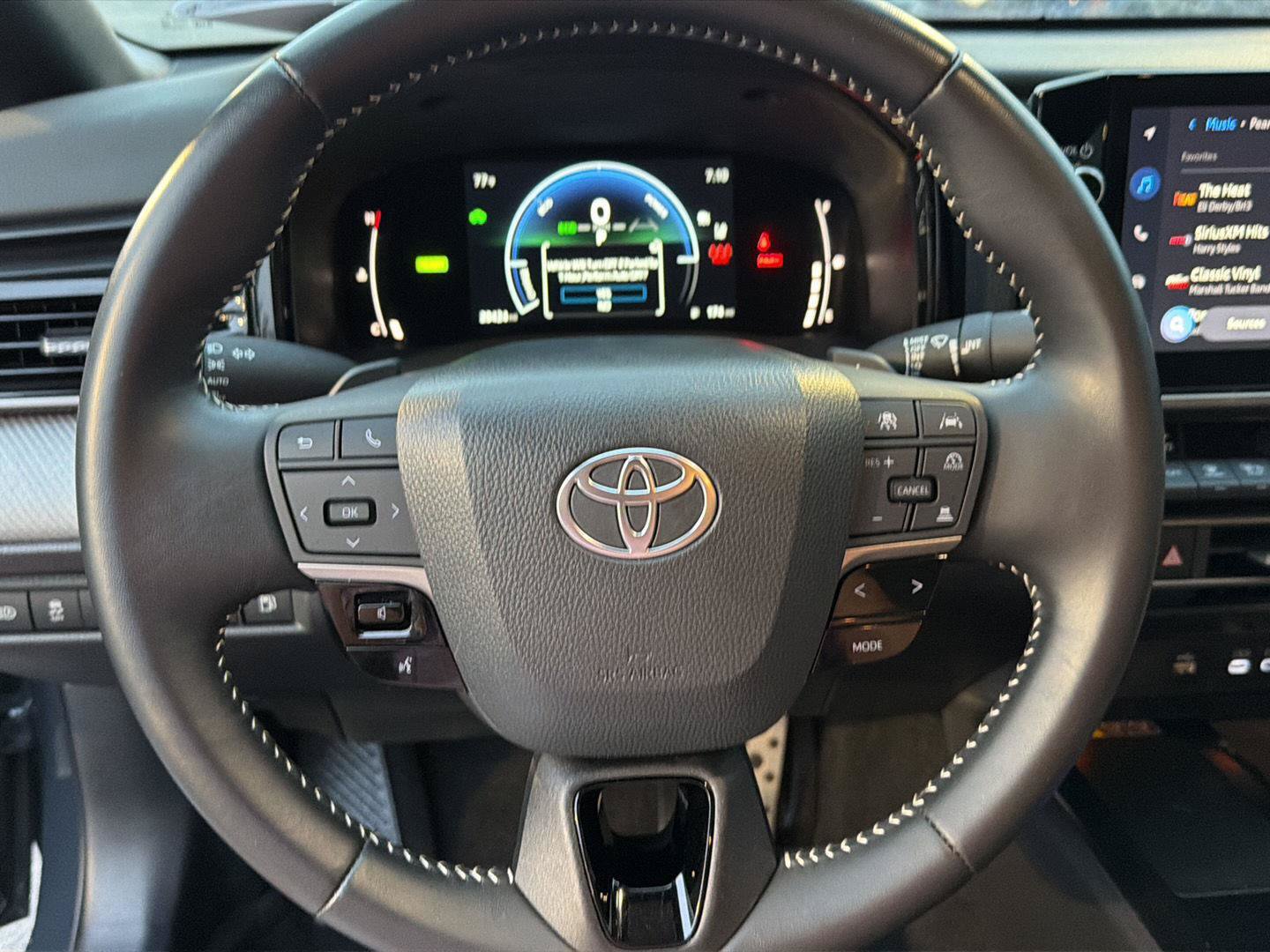 Used 2025 Toyota Camry SE w/ Multimedia Upgrade Package FWD image 20