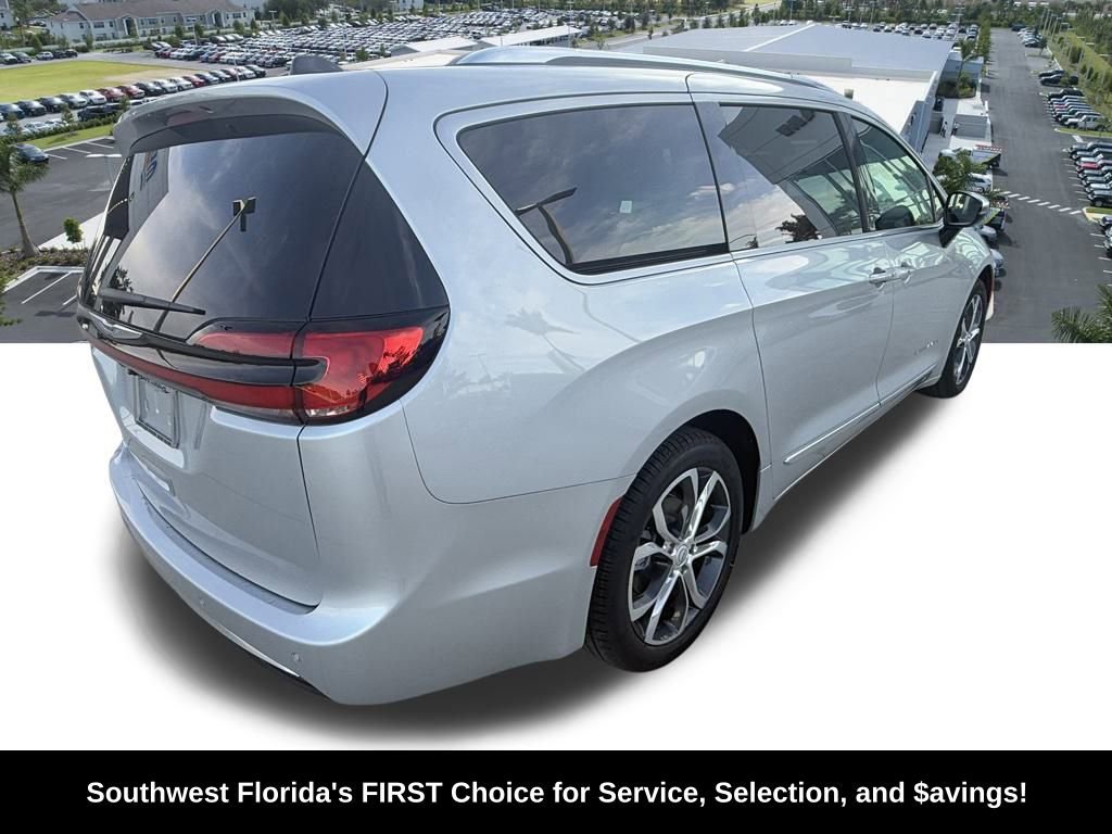 New 2026 Chrysler Pacifica Pinnacle image 5