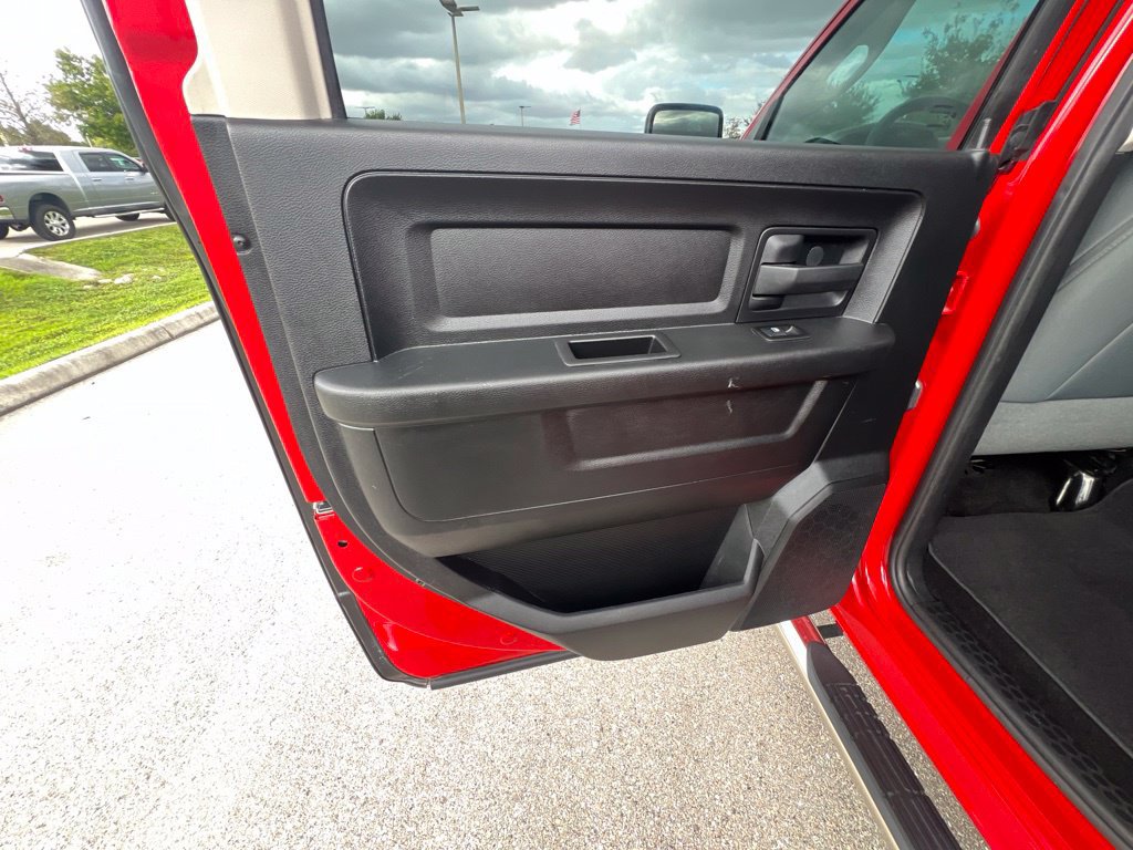 Used 2015 RAM 1500 Express RWD image 30
