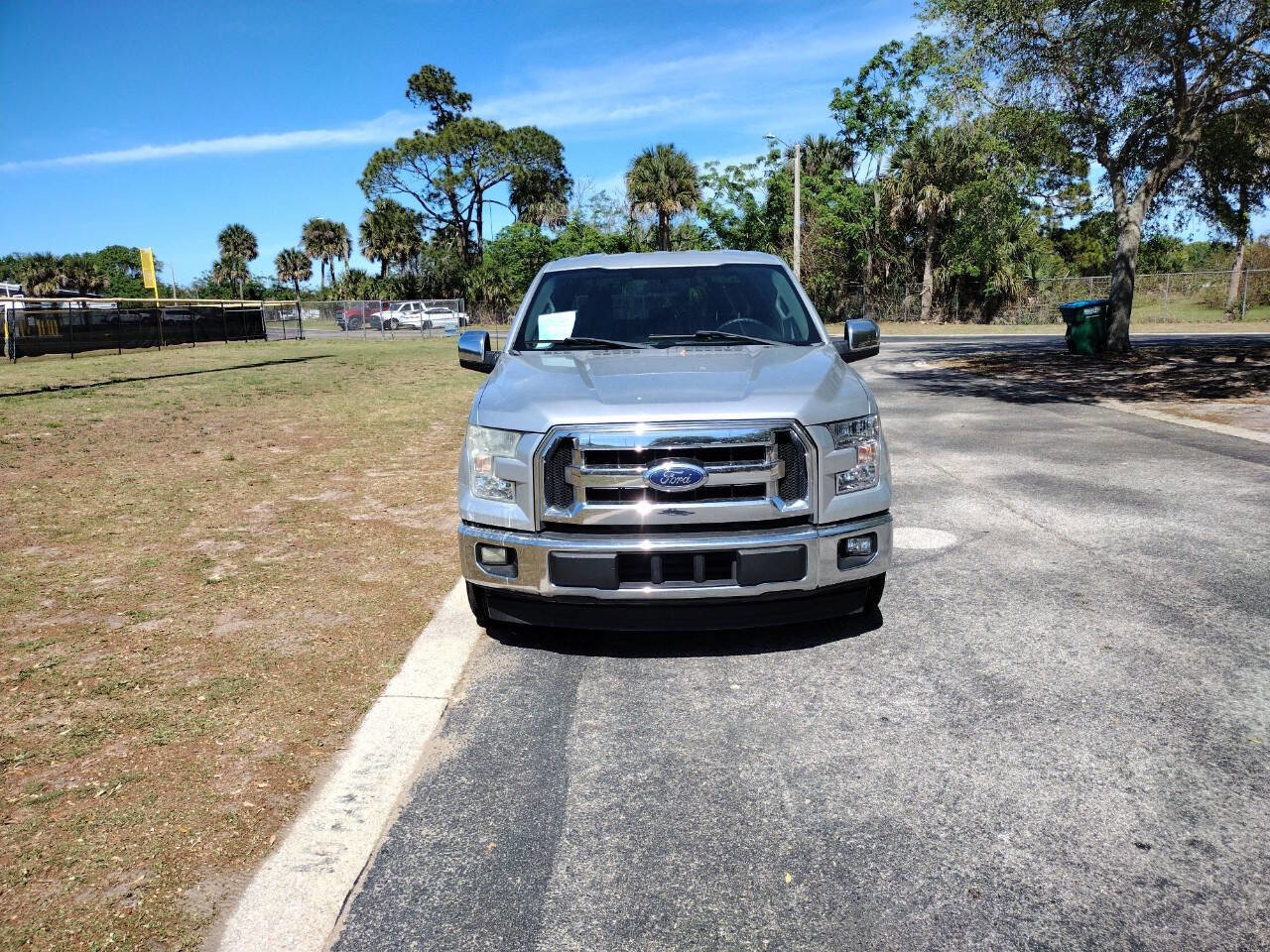 Used 2015 Ford F150 XLT RWD image 2