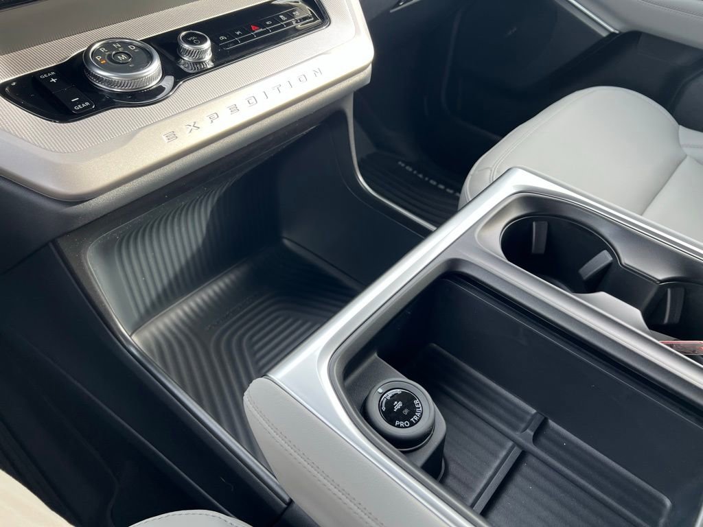 New 2026 Ford Expedition Active image 39