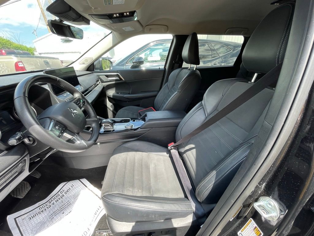 Used 2025 Mitsubishi Outlander AWD image 9