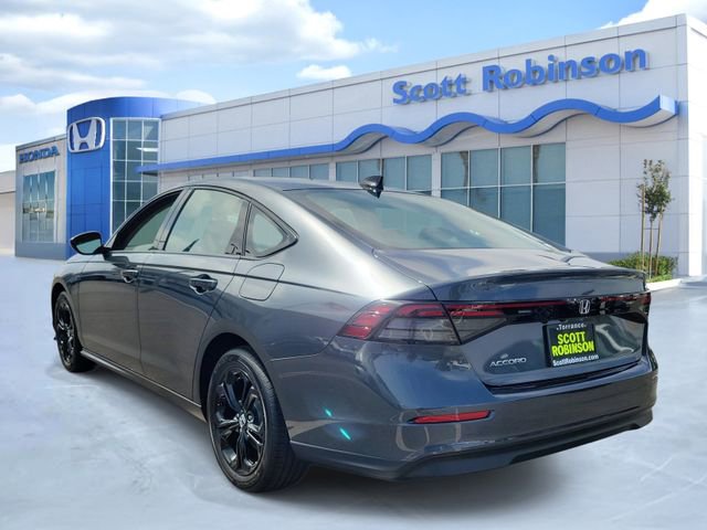 Certified 2025 Honda Accord SE image 3