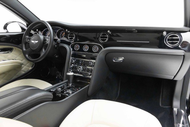 Used 2014 Bentley Mulsanne image 2