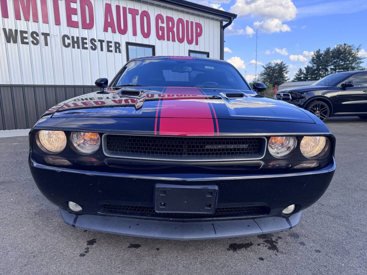 Used 2014 Dodge Challenger SXT RWD image 3