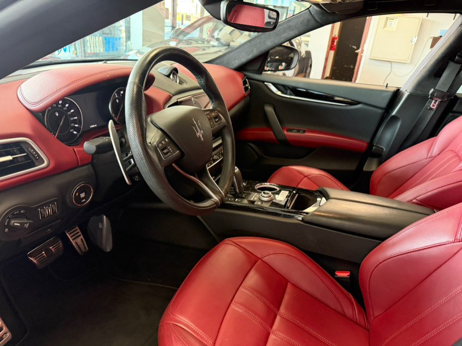 Used 2022 Maserati Ghibli Modena RWD image 29