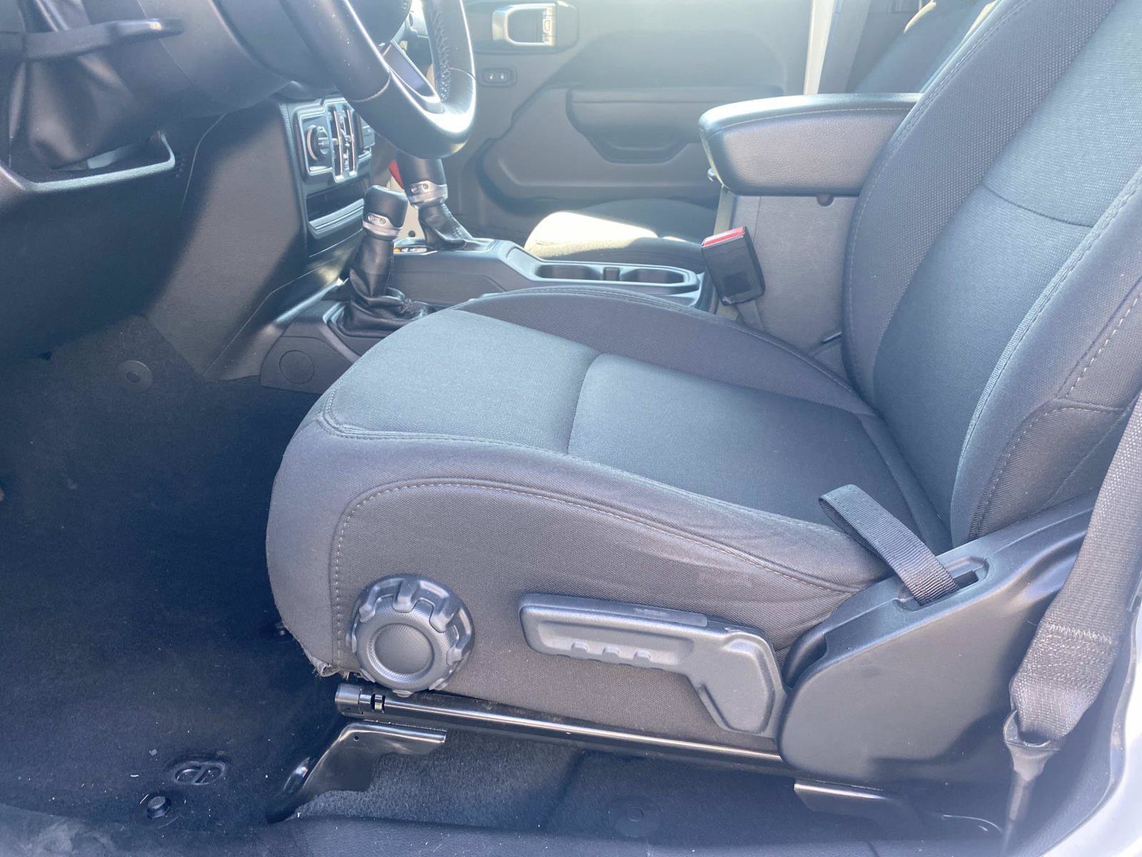 Used 2022 Jeep Gladiator Sport AWD/4WD image 21