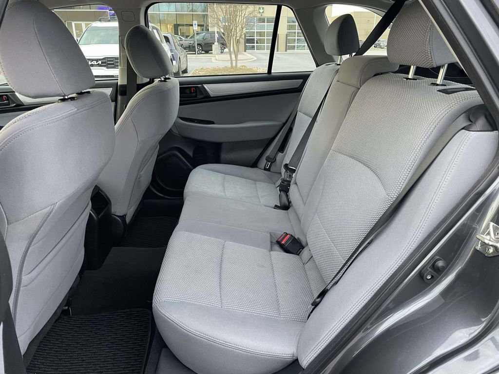 Used 2019 Subaru Outback 2.5i AWD/4WD image 3