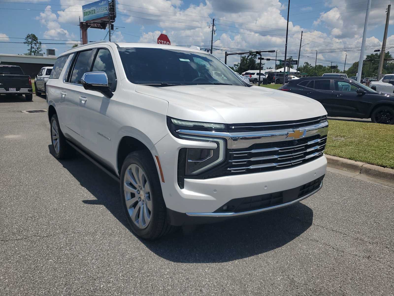 New 2025 Chevrolet Suburban Premier AWD/4WD image 8
