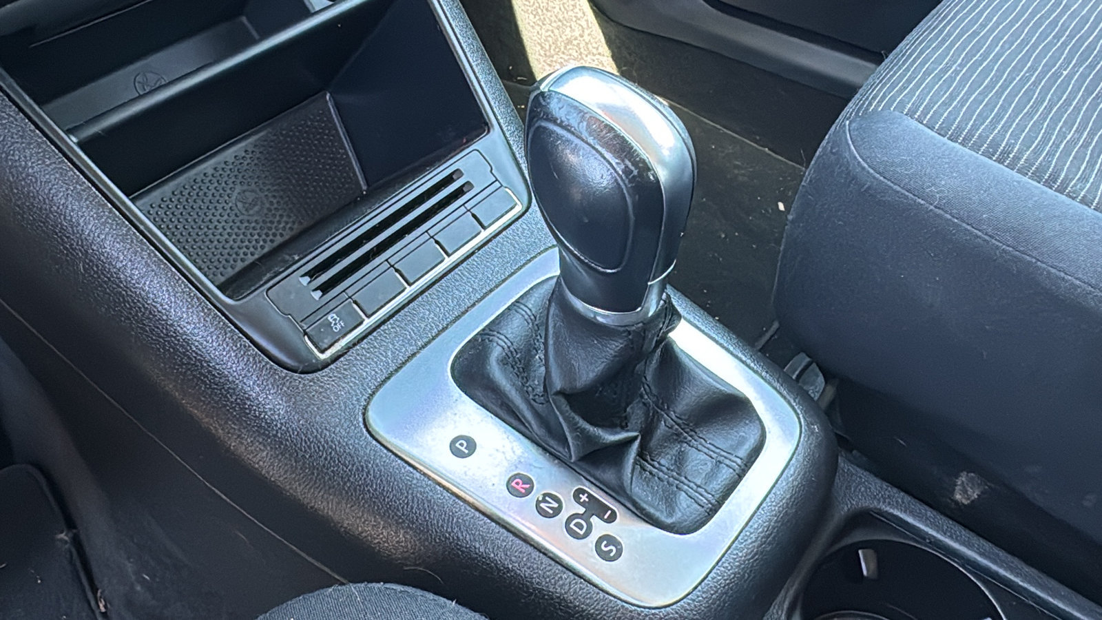 Used 2015 Volkswagen Tiguan S FWD image 19