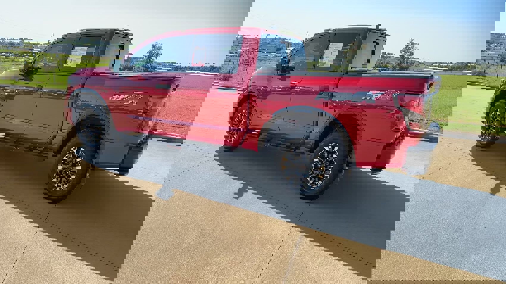 Used 2022 Nissan Titan PRO-4X w/ Pro-4x Utility Package image 5