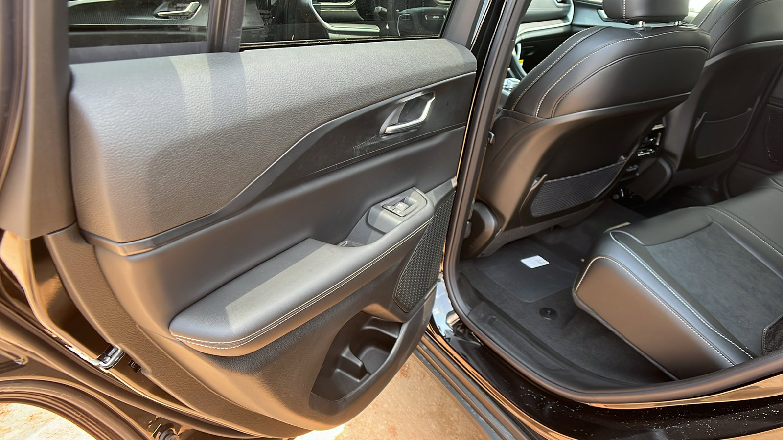 New 2025 Jeep Grand Cherokee 4WD image 20