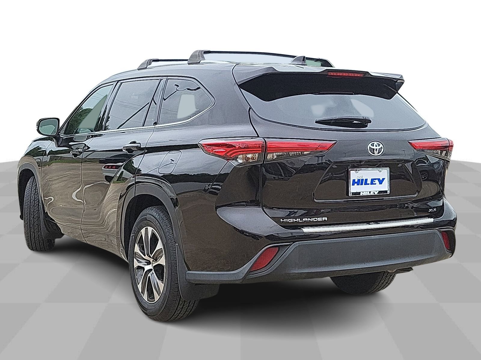 Used 2022 Toyota Highlander XLE FWD image 6