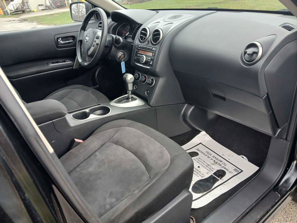 Used 2011 Nissan Rogue S image 16