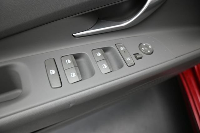 Used 2025 Hyundai Elantra SEL FWD image 13