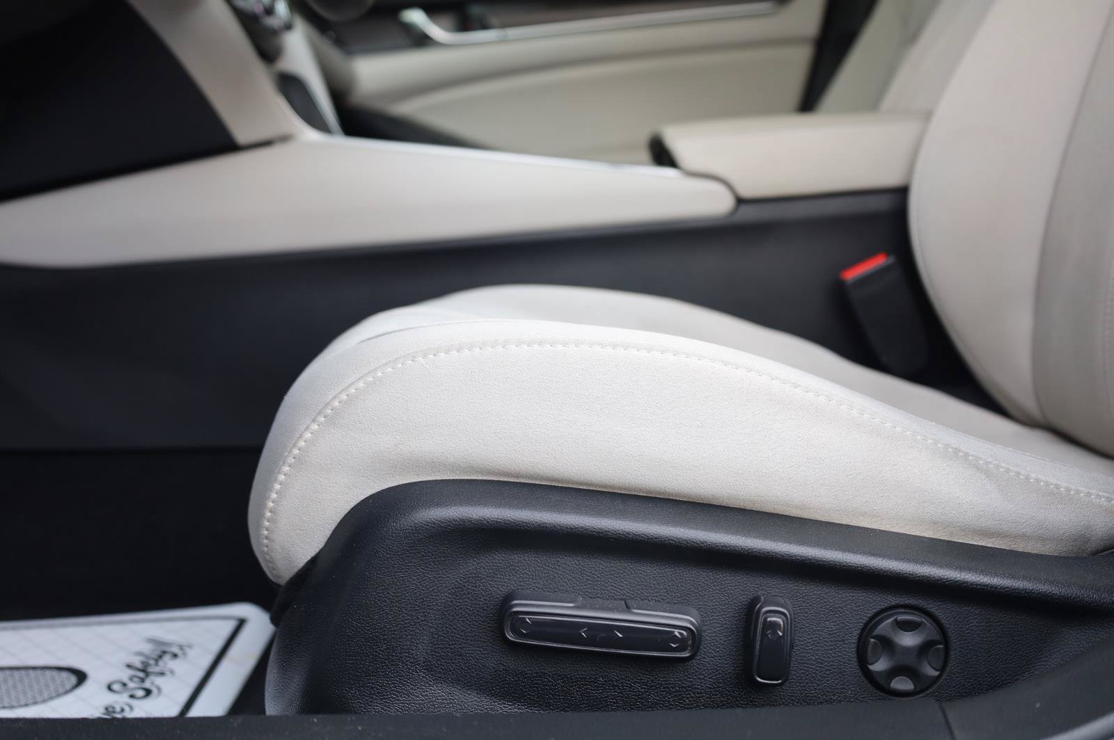 Used 2019 Honda Accord EX image 19