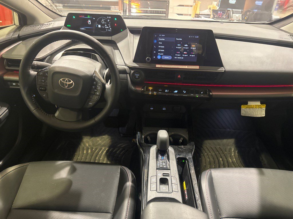 Used 2026 Toyota Prius Plug-In Hybrid image 6