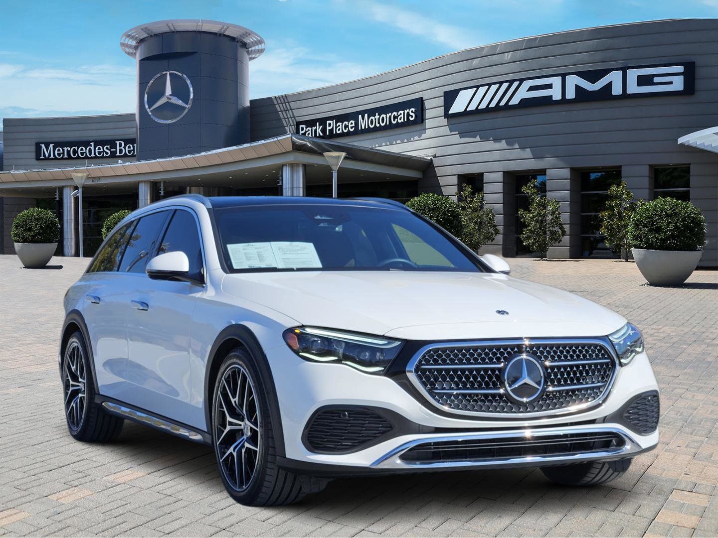 Used 2025 Mercedes-Benz E 450 4MATIC All-Terrain Wagon image 2