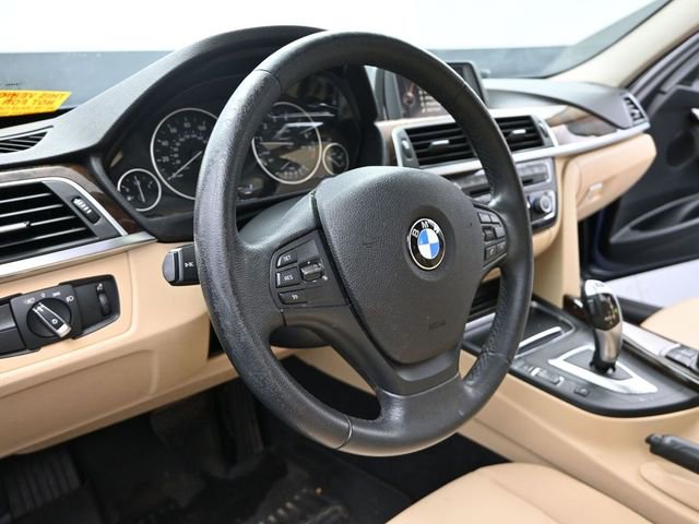 Used 2017 BMW 320i xDrive Sedan image 12