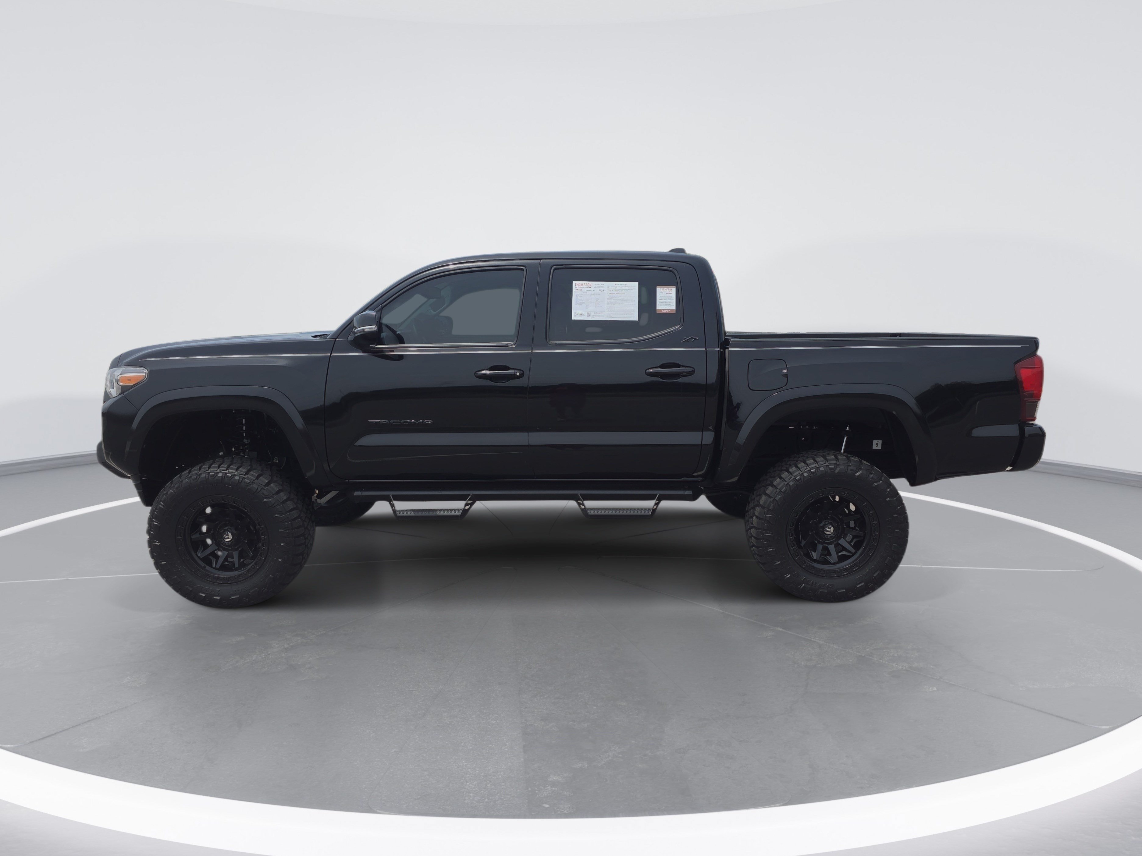 Used 2023 Toyota Tacoma SR5 w/ Technology Package AWD/4WD image 6