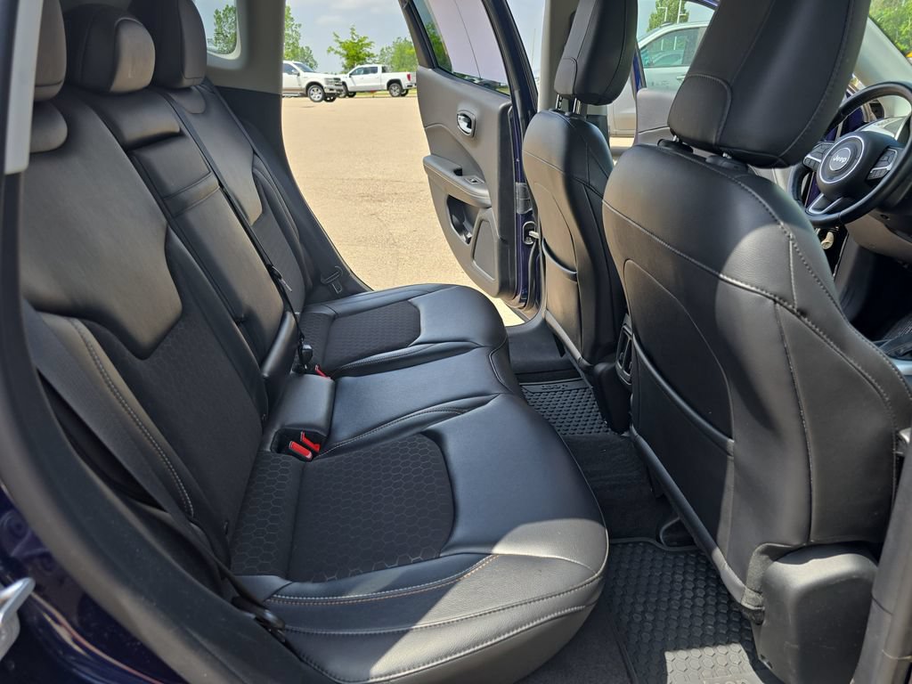 Used 2018 Jeep Compass Latitude w/ Popular Equipment Group AWD/4WD image 11