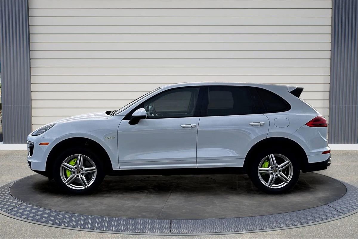 Used 2015 Porsche Cayenne S w/ Premium Plus Package image 4