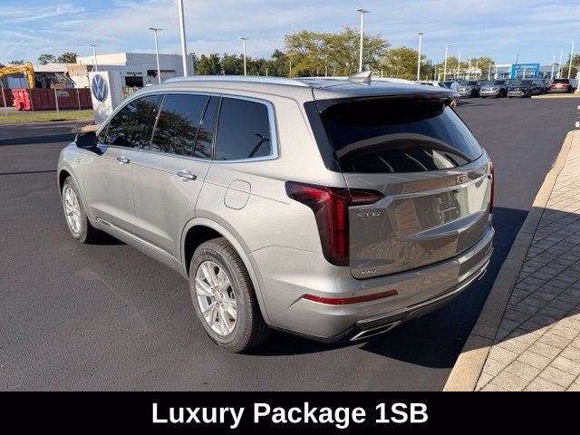 Used 2023 Cadillac XT6 Luxury AWD/4WD image 2
