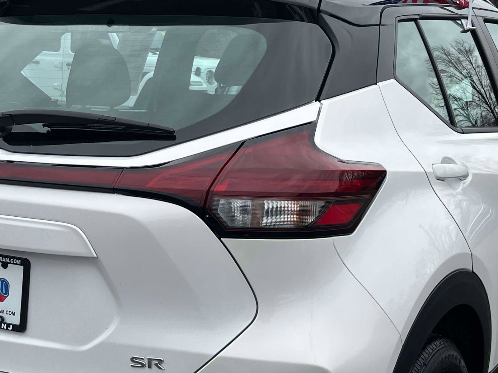 Used 2023 Nissan Kicks SR w/ Exterior Package FWD image 8