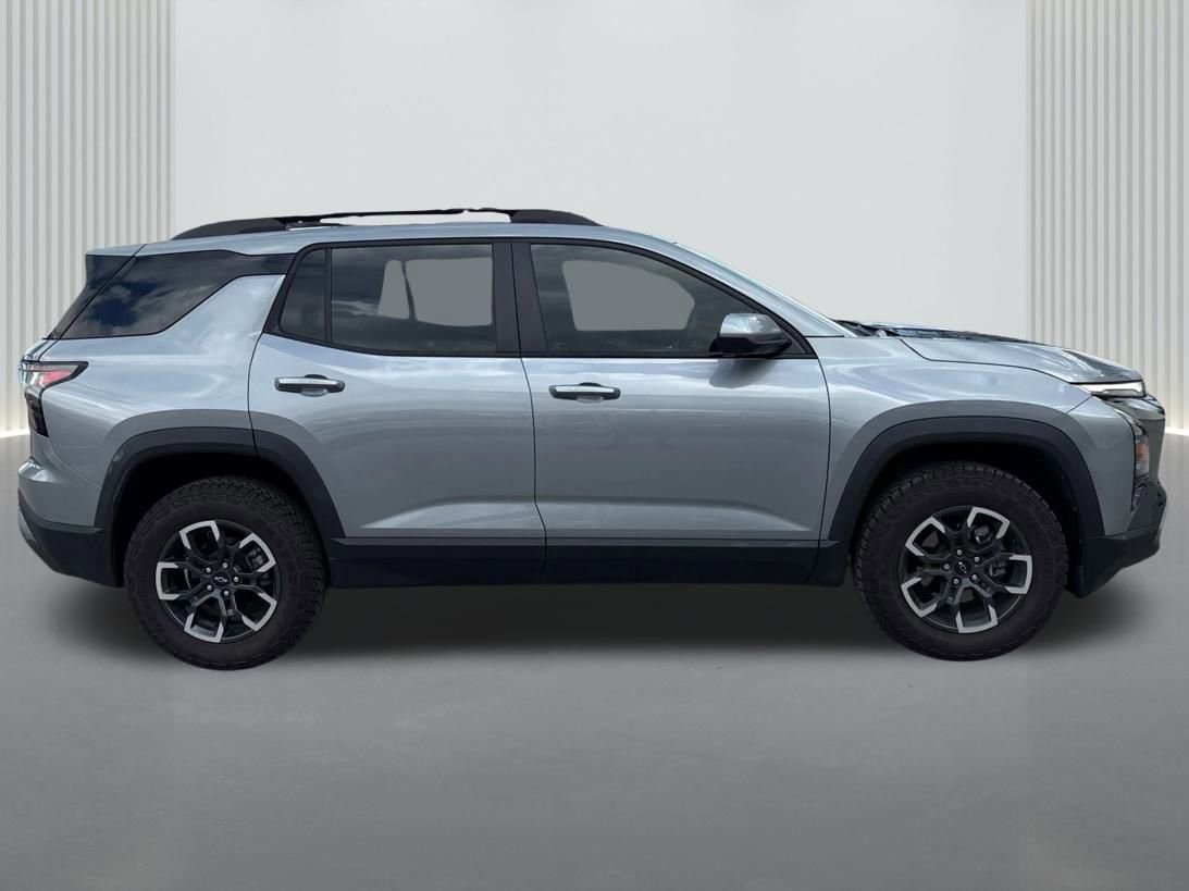 Used 2025 Chevrolet Equinox ACTIV w/ Safety and Technology Package image 4